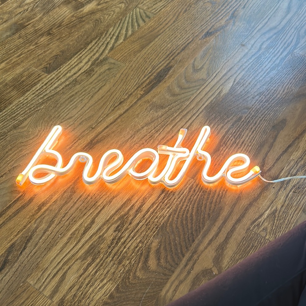 Dormify Light up Breathe sign